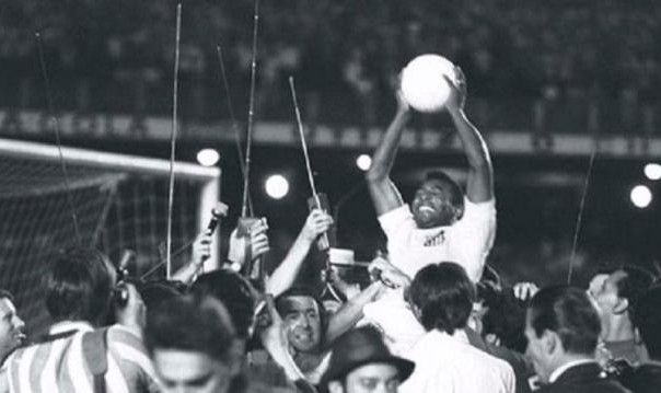 皇冠体育官方-【揭秘】天赋异禀 球王贝利也很自律 训练非常刻苦！